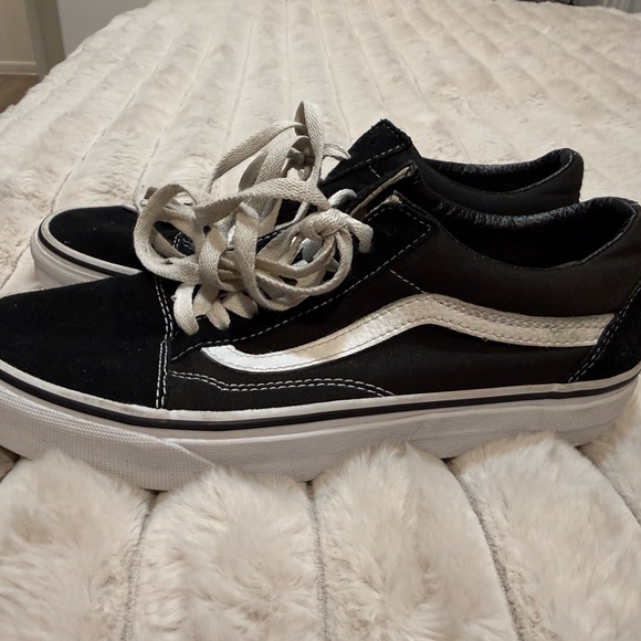 Vans Black and White Old Skool Sneakers - Picture 2 of 2